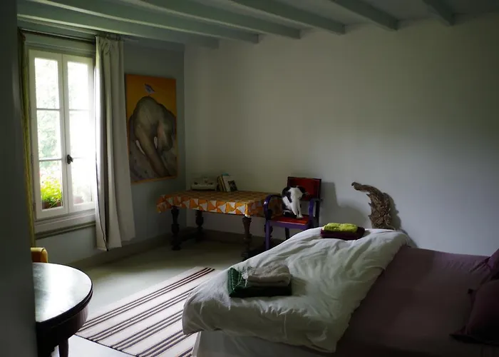 Bed & Breakfast Mistoury 3*